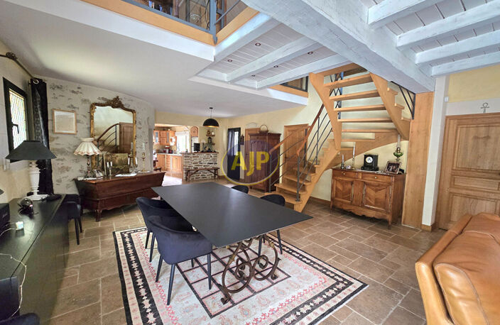 PLESSE - bien d'exception 6 chambres — photo 3