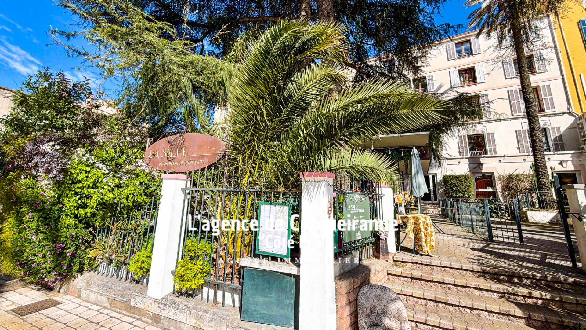 Local commercial  T5 à vendre Hyères 83400