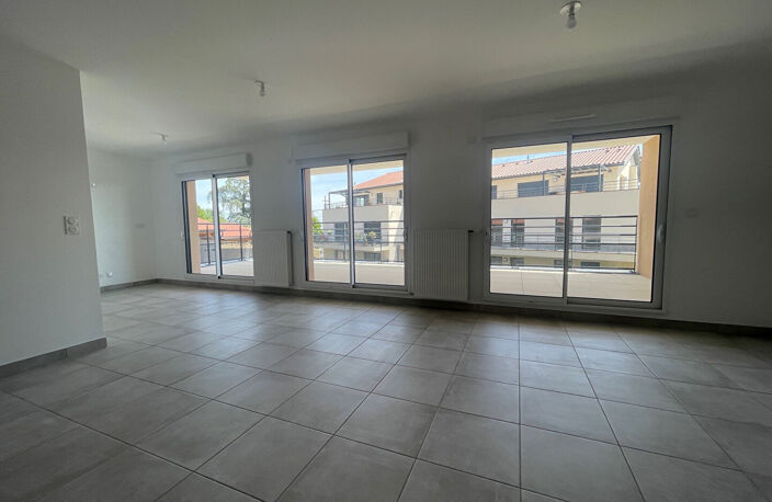 VAUGNERAY Appartement T4  1er étage - Terrasse 22 m² — photo 2