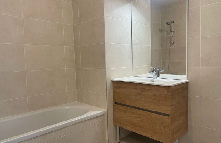 VAUGNERAY Appartement T4  1er étage - Terrasse 22 m² — photo 3