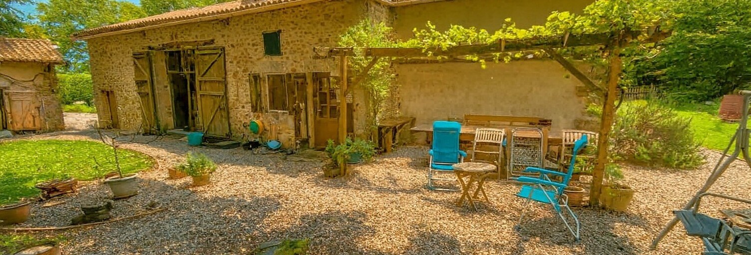 Maison 5 Pièces 174 m² à vendre à Saulgond (16420)