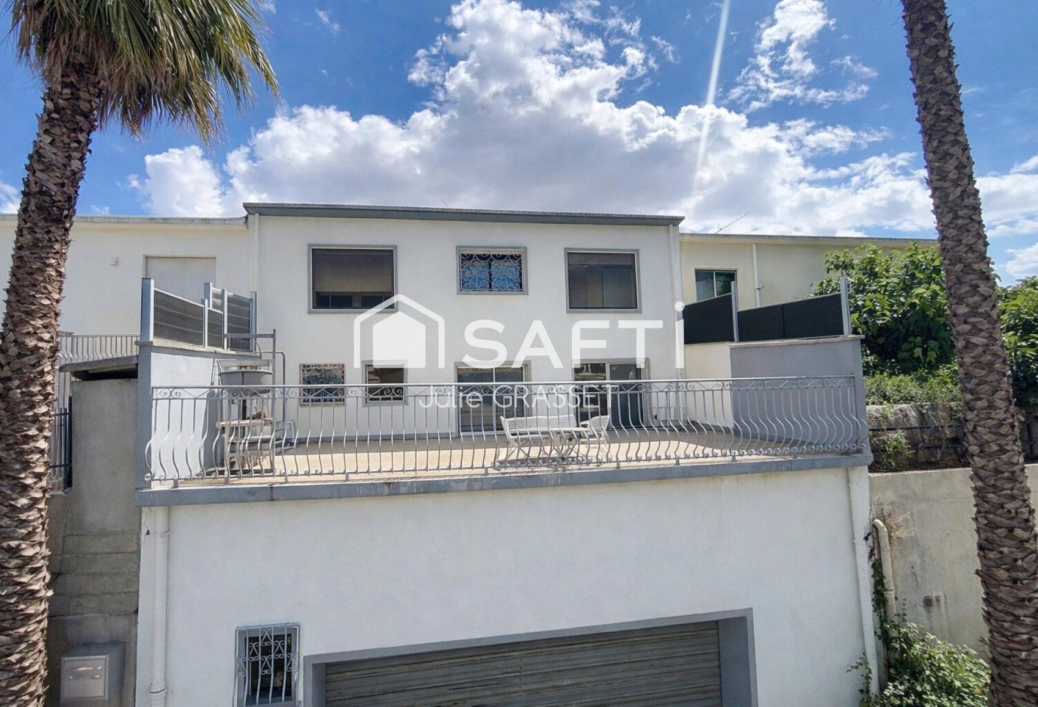 MAISON AVEC EXTERIEURS ET GARAGE D ENVIRON 130 m² — photo 1