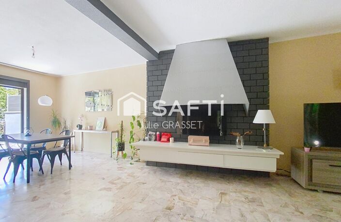 MAISON AVEC EXTERIEURS ET GARAGE D ENVIRON 130 m² — photo 5