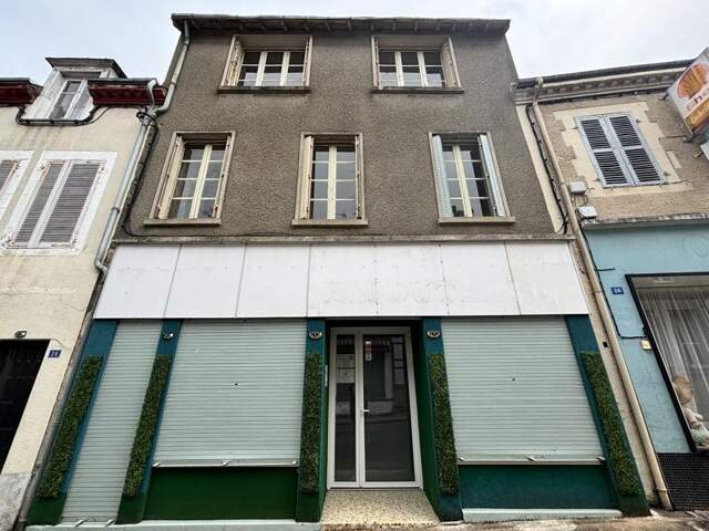 Maison de bourg de 7 pièces principales — photo du bien