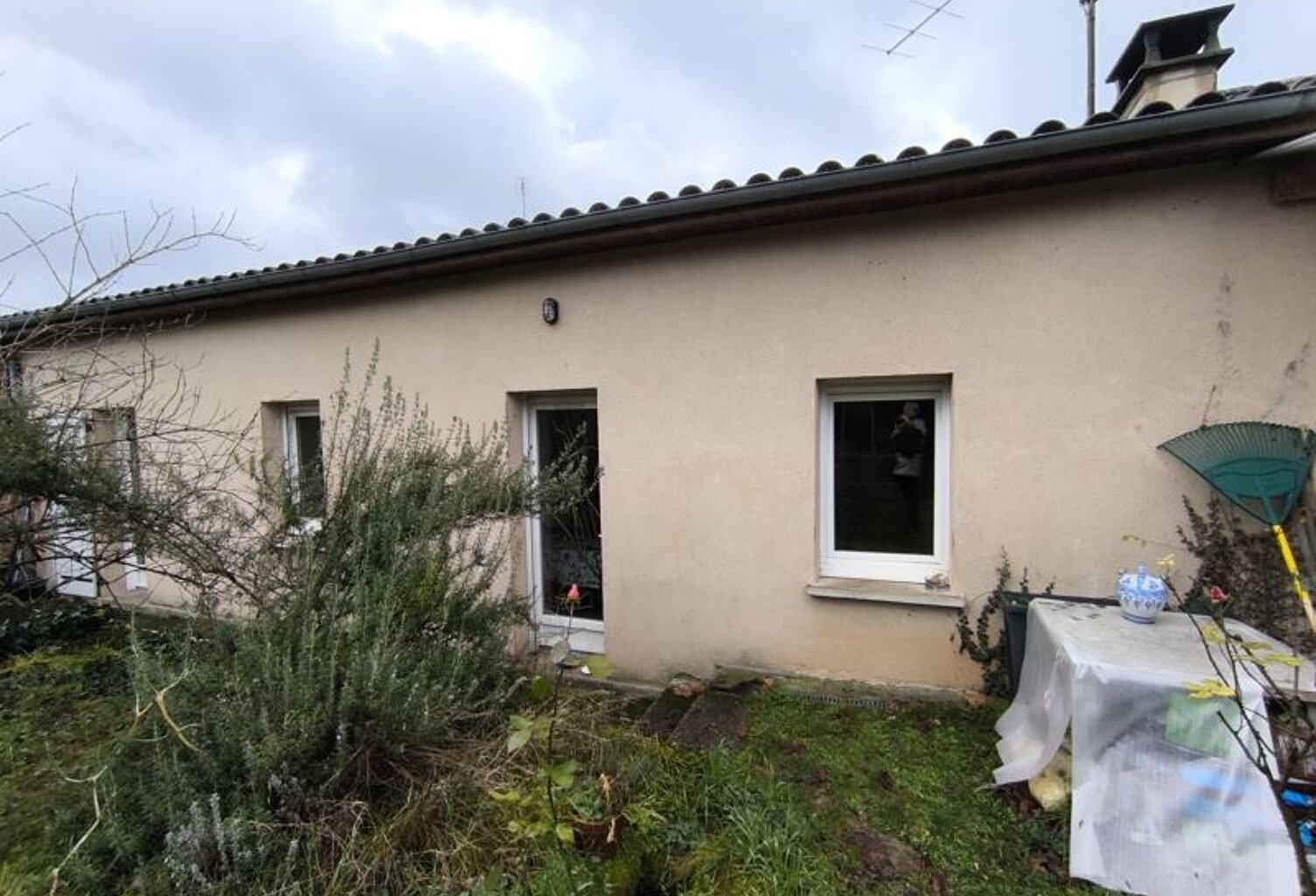 Vente immeuble   Montguyon (17270) — photo 1