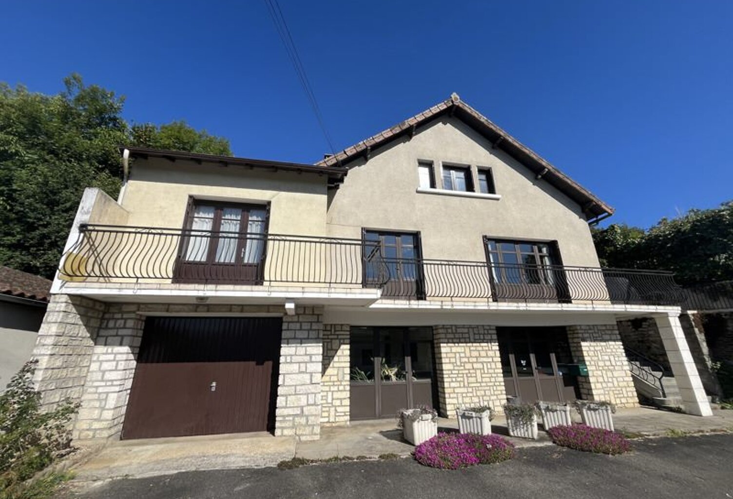 Maison de ville de 11 pièces principales — photo 1
