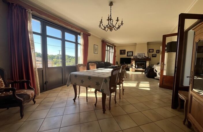 Maison de ville de 11 pièces principales — photo 2