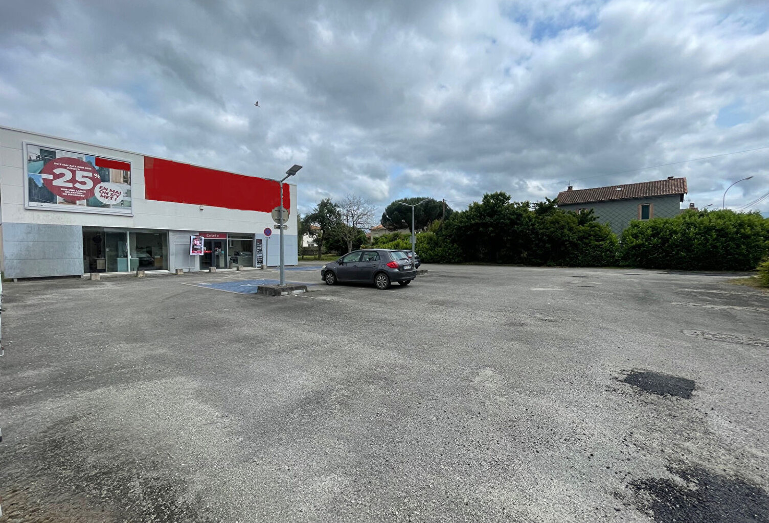 Local commercial Verniolle 800 m2 — photo 1