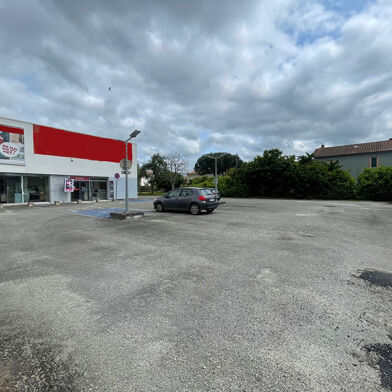 Commerce  615000 €