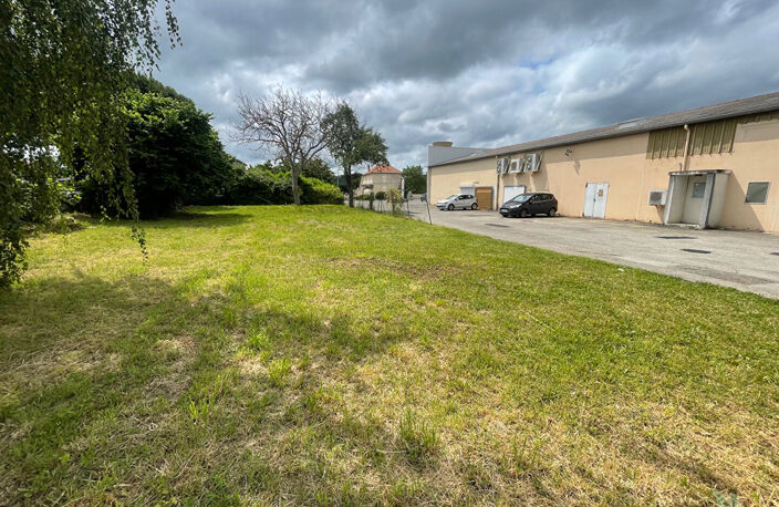 Local commercial Verniolle 800 m2 — photo 4