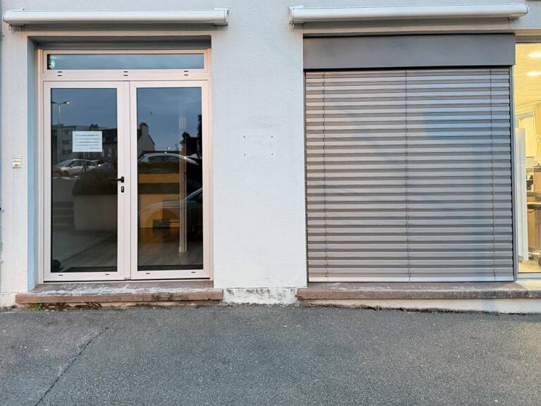 La Primaube - Place de l'Etoile, local commercial ou professionnel de 44 m² — photo 1