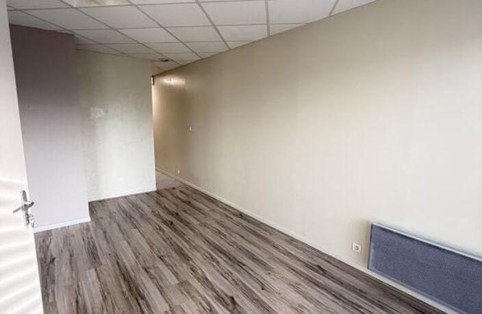 La Primaube - Place de l'Etoile, local commercial ou professionnel de 44 m² — photo 3