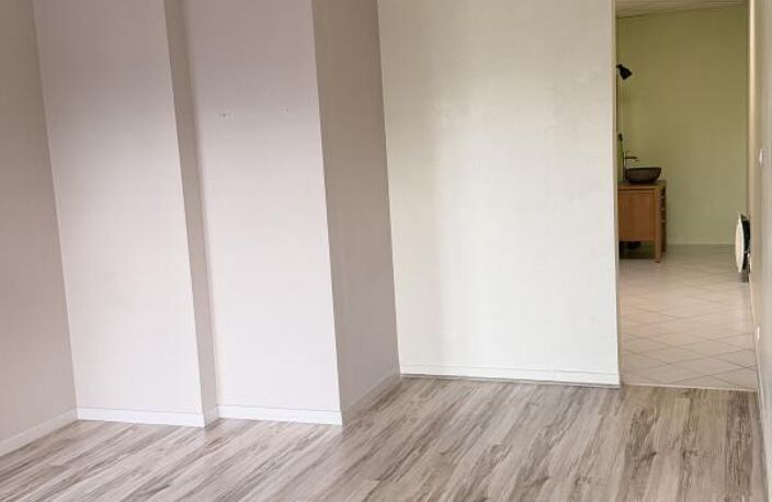La Primaube - Place de l'Etoile, local commercial ou professionnel de 44 m² — photo 4