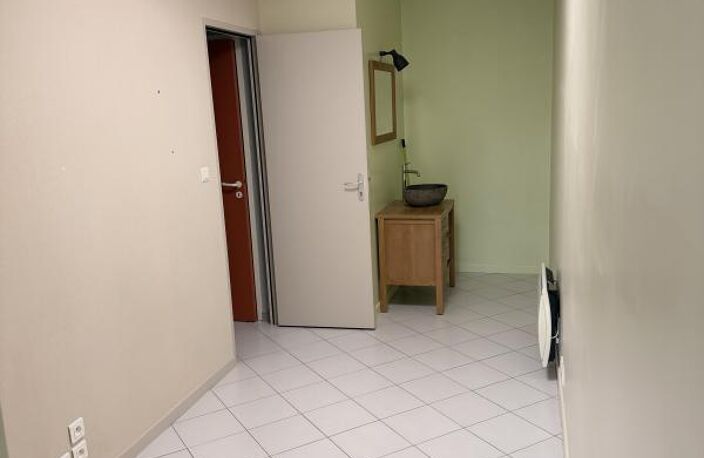 La Primaube - Place de l'Etoile, local commercial ou professionnel de 44 m² — photo 5