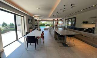 Maison 7 Pièces 256 m² à vendre à Le Rouret (06650)