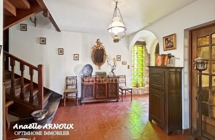 Villa provençale authentique avec grand terrain dont une partie boisée, piscine, terrasse et garage — photo 3