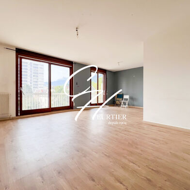 Appartement 4 pièces 180000 €