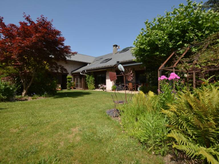 ALBERTVILLE (73) Terrain 8311 m2 - Maison de 189 m2 - Hangars/Garages de 178 m2 — photo 1
