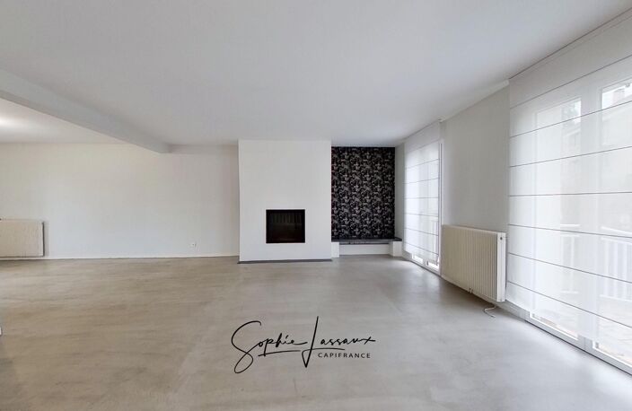 Dpt Yvelines (78), à vendre LA CELLE SAINT CLOUD maison familiale avec sous-sol en rez-de-jardin — photo 2