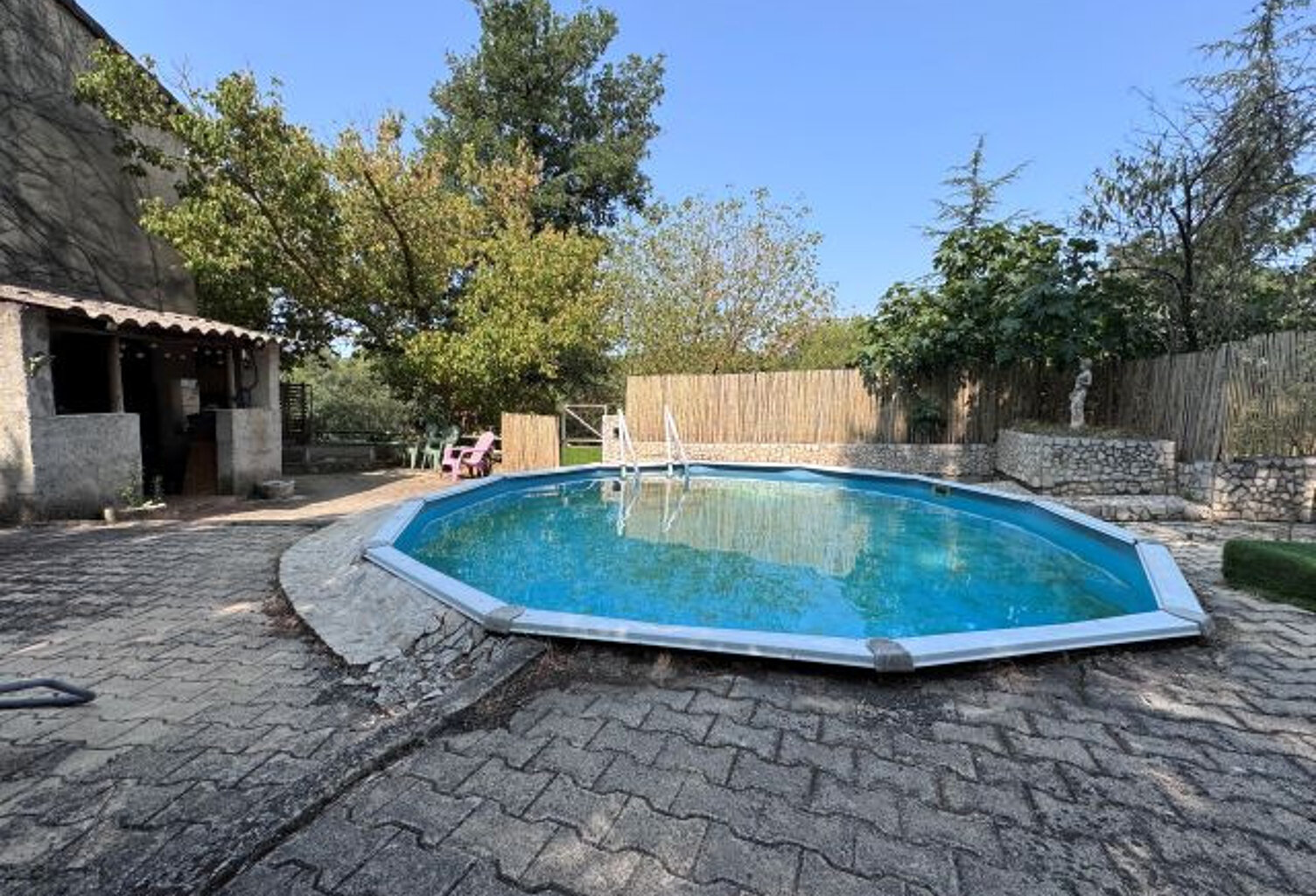 APPARTEMENT T5 EN REZ DE VILLA AVEC TERRASSE ET PISCINE A VE — photo 1