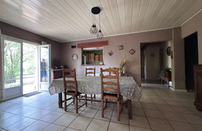APPARTEMENT T5 EN REZ DE VILLA AVEC TERRASSE ET PISCINE A VE — photo 3