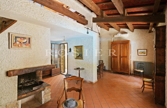 Gordes : maison en pierres avec piscine en bordure de village — photo 4