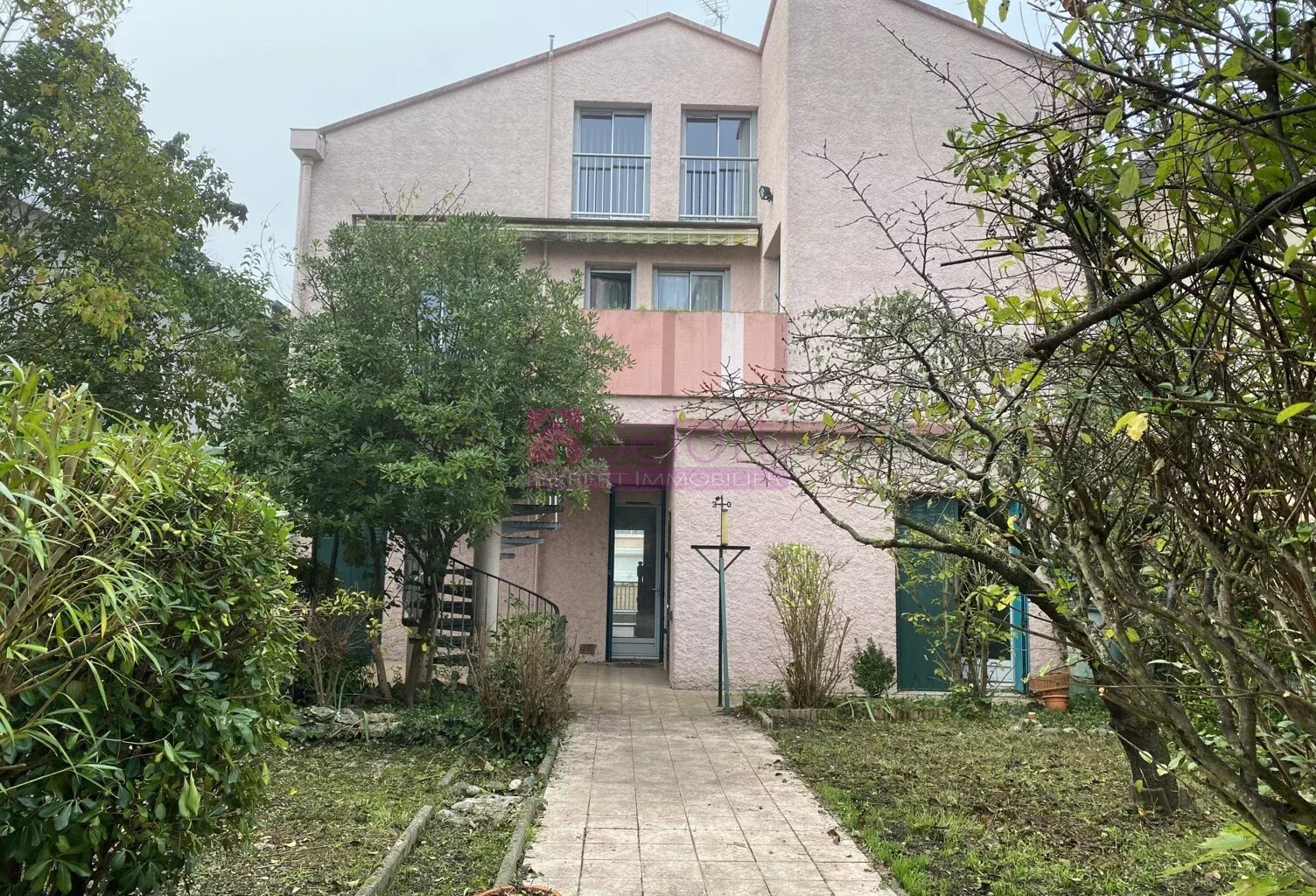 GRANDE MAISON FAMILIALE — photo 1