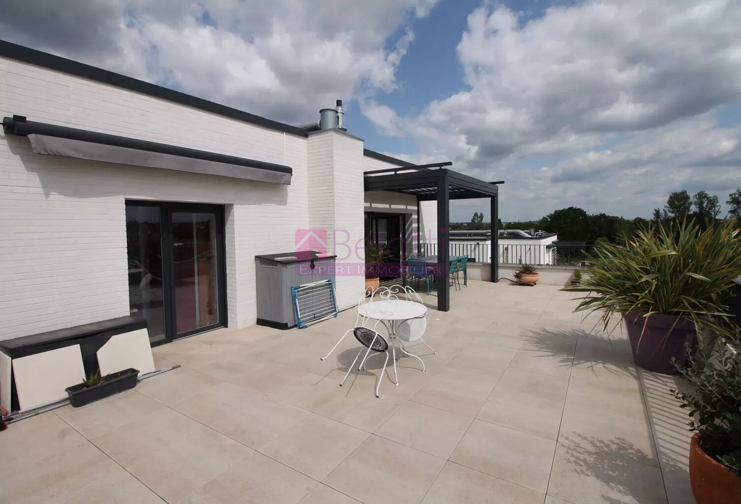 Villeneuve Tolosane  Appt 88 m² + terrasse 63 m² + 2 pkg boxable — photo 1