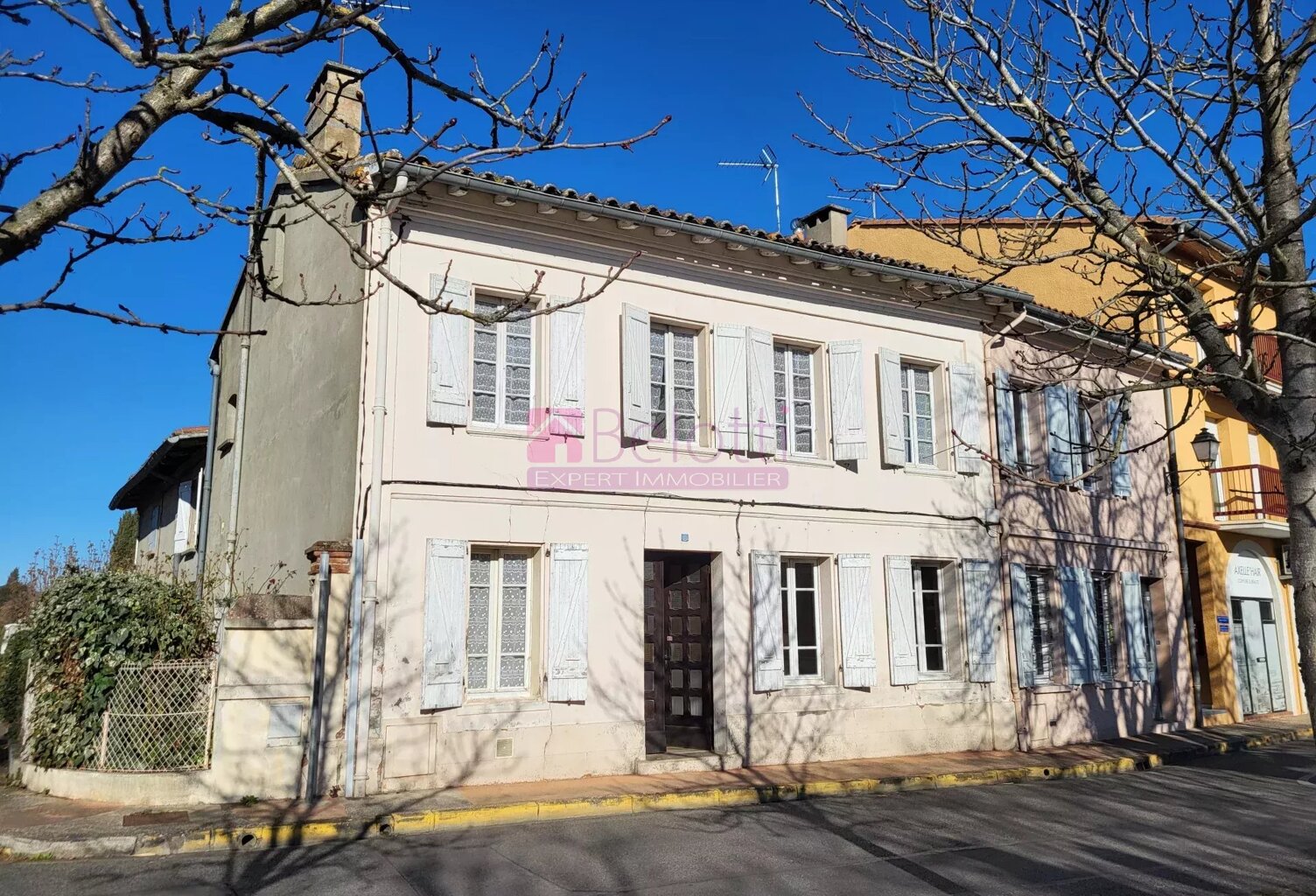 Ensemble immobilier au centre de Villeneuve Tolosane — photo 1