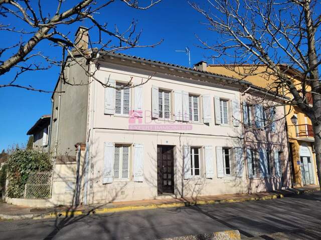 Ensemble immobilier au centre de Villeneuve Tolosane — photo du bien