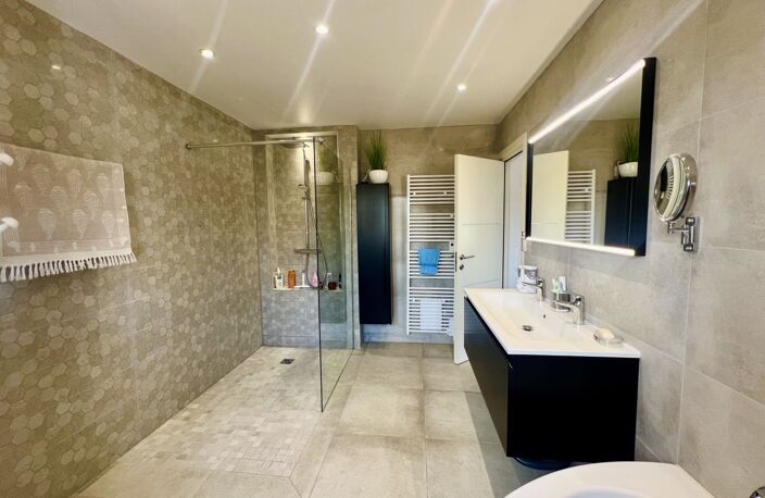Maison  Belle villa familiale avec piscine — photo 5