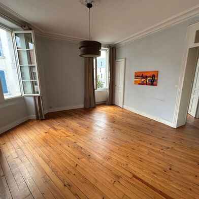 Appartement 4 pièces 160000 €