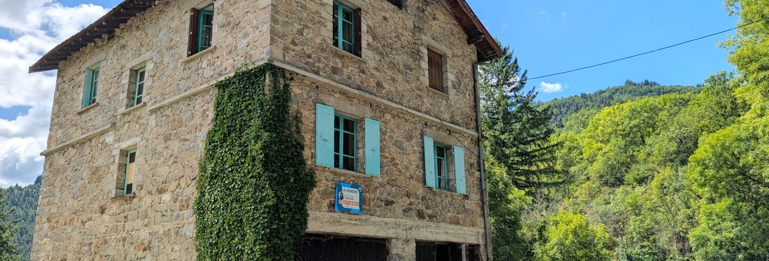 Maison 8 Pièces 130 m² à vendre à Saint-Julien-d'Intres (07310)