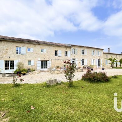 Maison 15 pièces 899600 €