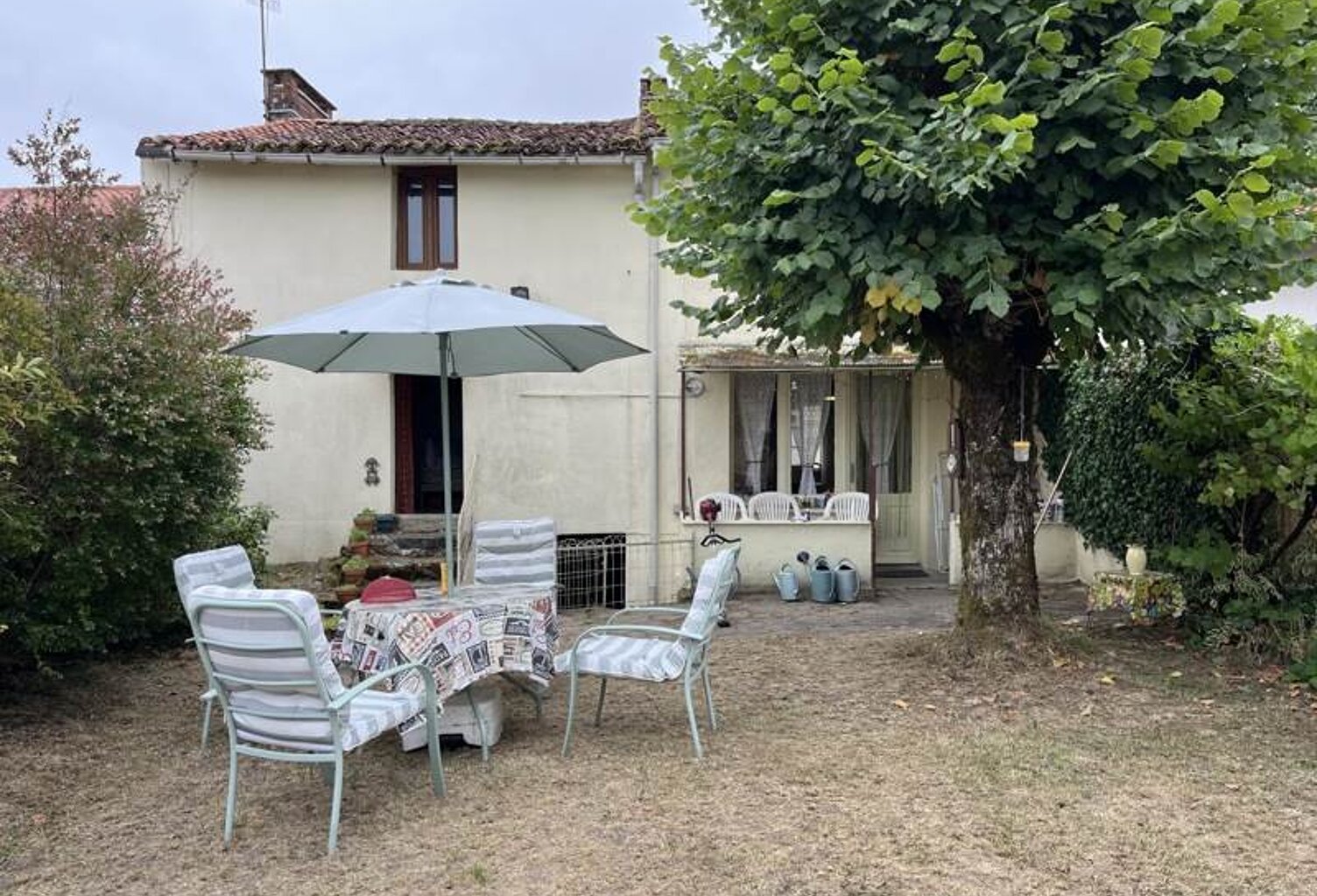 Maison en pierre de 5 pièces principales — photo 1