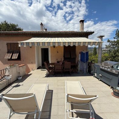 Appartement 3 pièces 296800 €