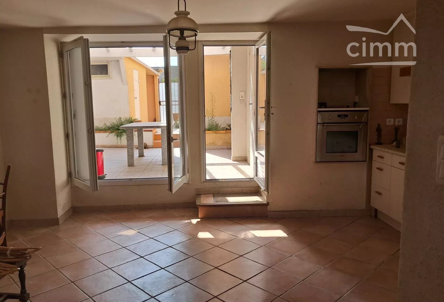 a vendre maison de village rénovée avec grande cour — photo 1