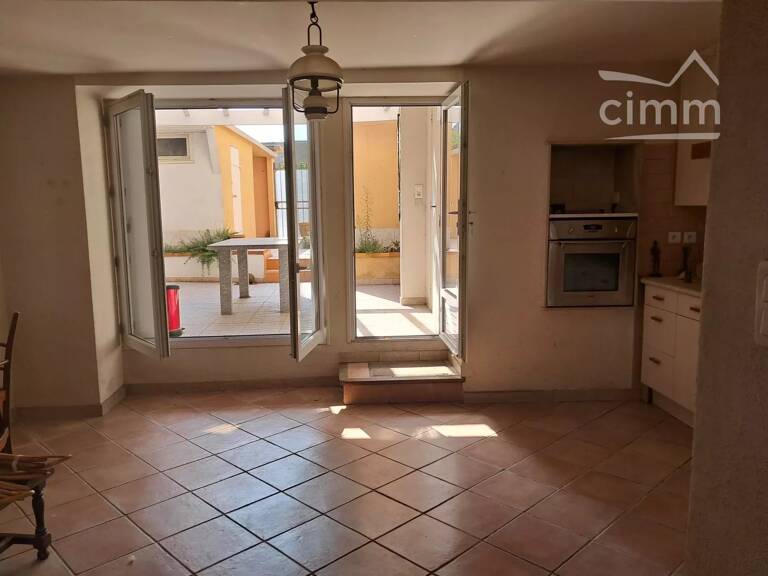 a vendre maison de village rénovée avec grande cour — photo 1