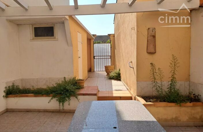 a vendre maison de village rénovée avec grande cour — photo 2