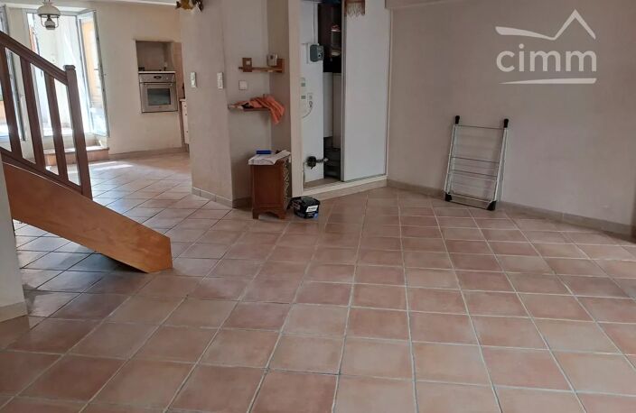 a vendre maison de village rénovée avec grande cour — photo 5