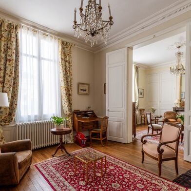 Maison 10 pièces 830700 €