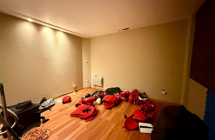 Bien Commercial À Vendre, Au coeur du centre ville, multiples possibilités — photo 3