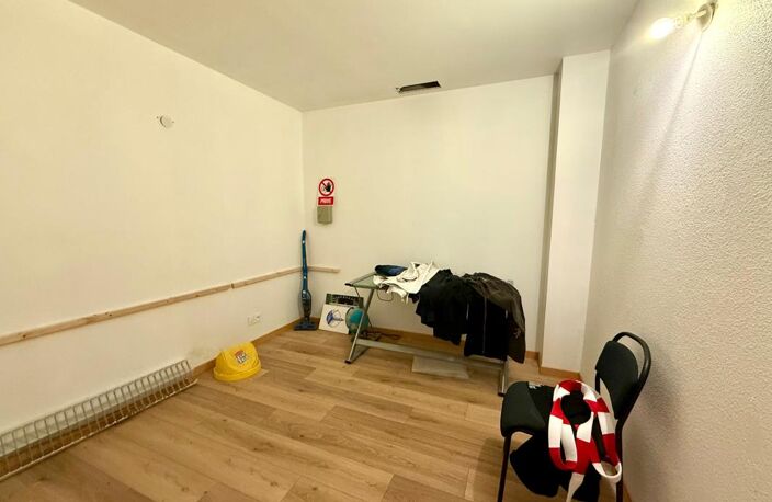 Bien Commercial À Vendre, Au coeur du centre ville, multiples possibilités — photo 5