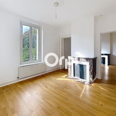 Appartement 4 pièces 790 €