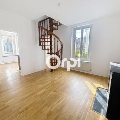 Appartement 4 pièces 790 €