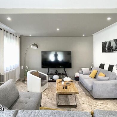 Appartement 8 pièces 298000 €