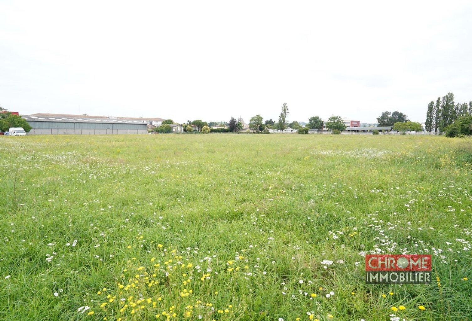 Terrain de 18000 m&sup2;  m&sup2; — photo 1