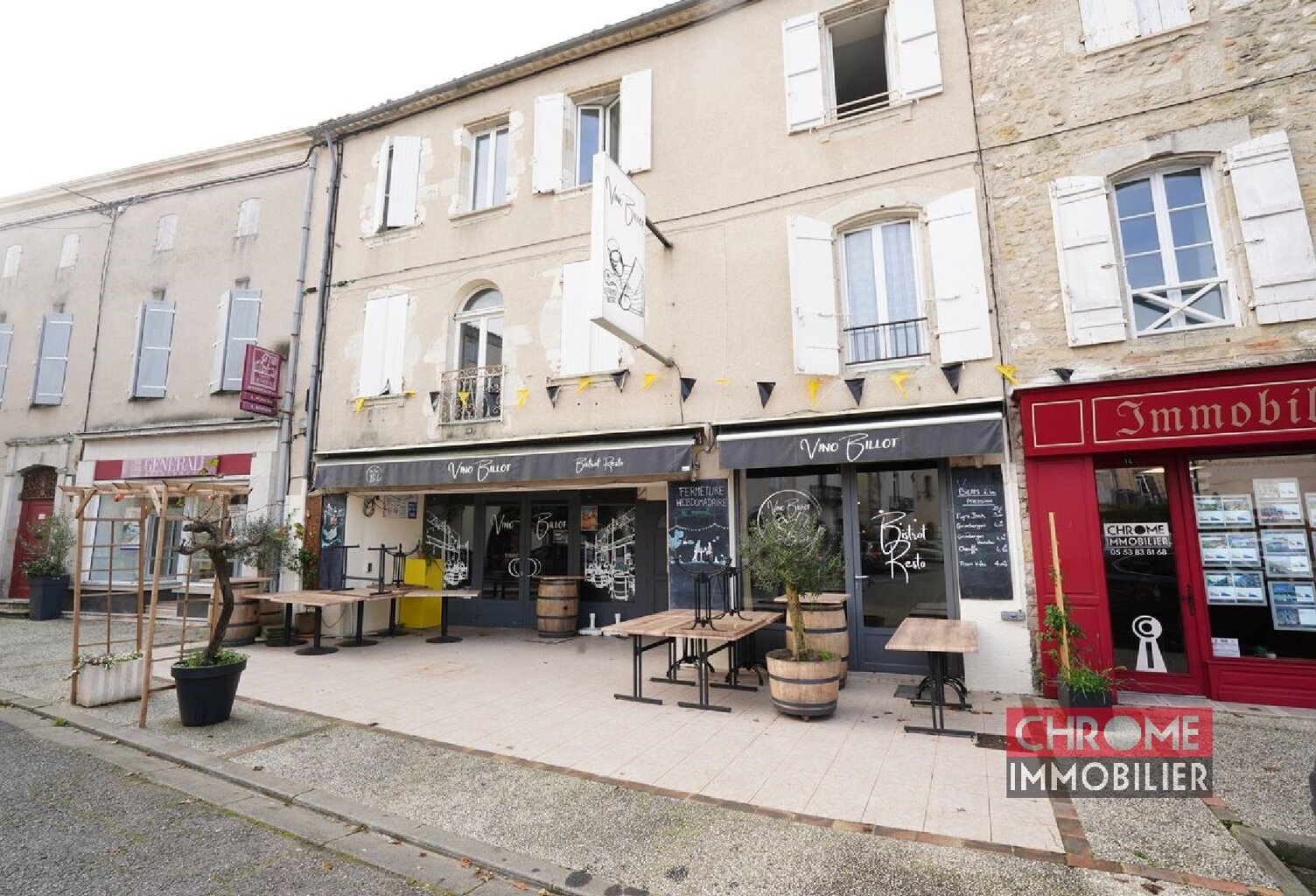 BAR-RESTAURANT DANS VILLE TOURISTIQUE — photo 1