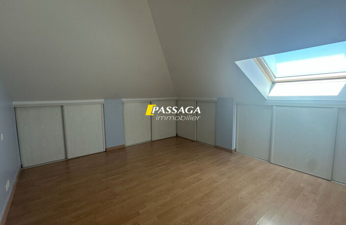 A VENDRE - Appartement 3 pièces avec grand garage - ONET LE CHATEAU — photo 5