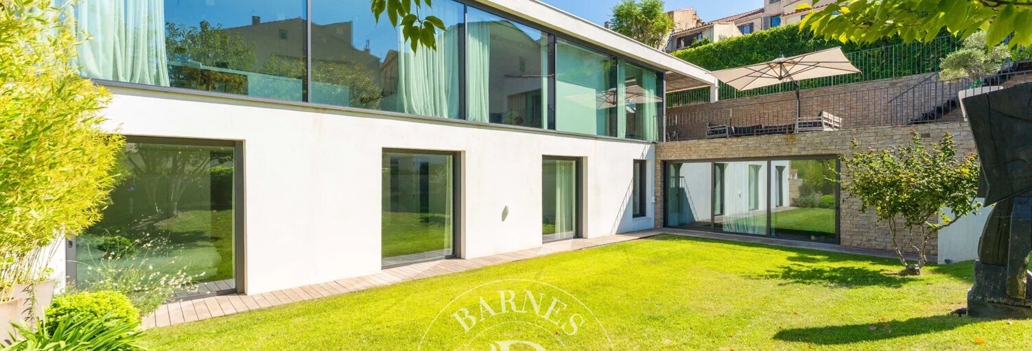 Maison 7 Pièces 300 m² à vendre à Marseille 7 (13007)